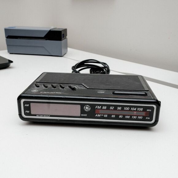 General Electric Other - Vintage Digital Alarm Clock Radio General GE Model 7-4612B Woodgrain AM FM WORKS